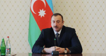 ALLAHŞÜKÜR PAŞAZADƏ VƏ QAFQAZ XALQLARI ALİ DİNİ ŞURASININ ÜZVLƏRİ PREZİDENT İLHAM ƏLİYEVİ TƏBRİK EDİB