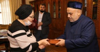 ŞEYXÜLİSLAM QMİ-NİN SƏDR MÜAVİNİ HACI QƏMƏR CAVADLINI TƏBRİK ETDİ