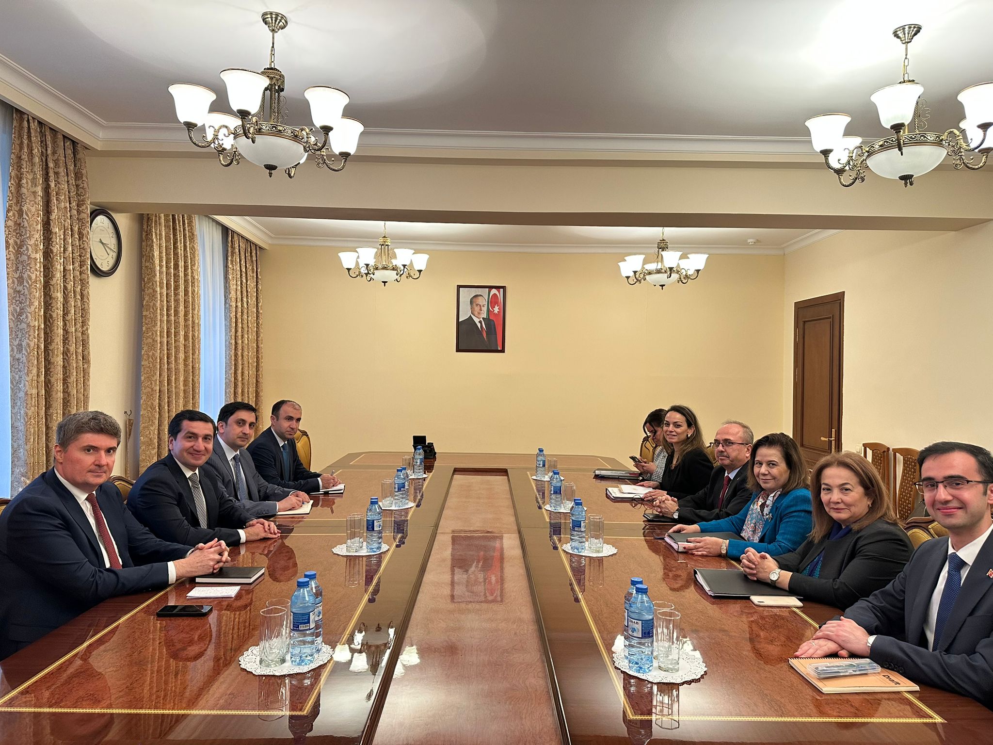 Türkiyə XİN başçısının müavini ikitərəfli münasibətləri müzakirə edib